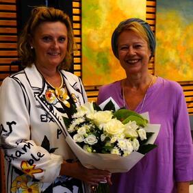 Stadträtin Isabell Lichtenberger eröffnete gemeinsam mit Karin Ivancsics die Literaturtage 2025 im Weinwerk Burgenland in Neusiedl am See.