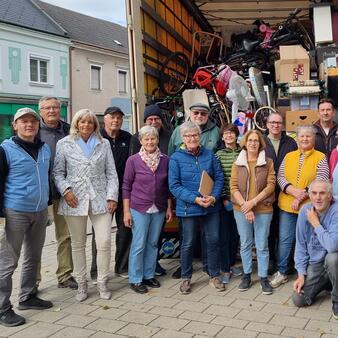 Christiane Hess und ihr Team haben im Pfarramt Neusiedl am See Sachspenden gesammelt und diese in einem Hilfsgütertransport nach Ostungarn geschickt.