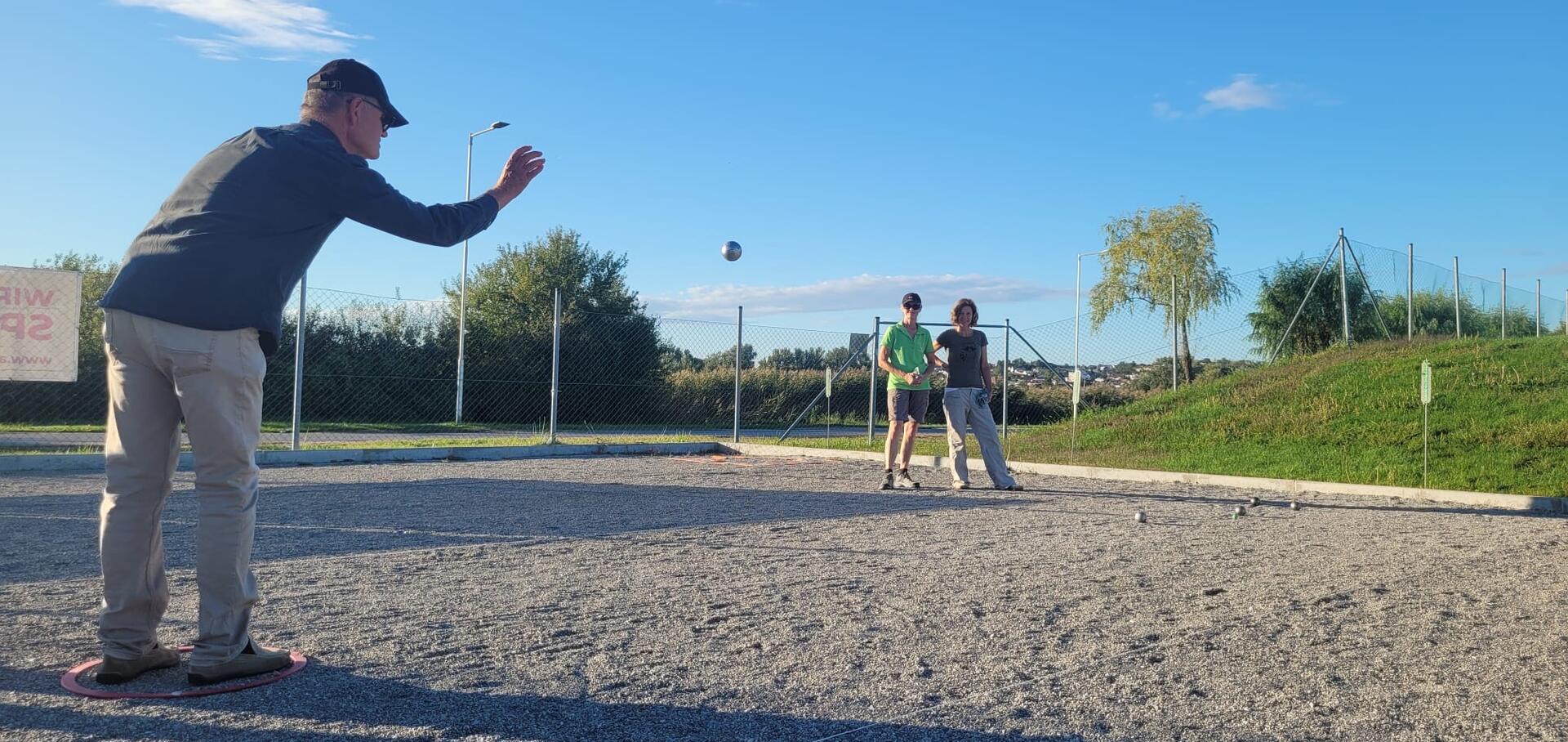 Mann spiel Petanque